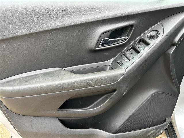 Certified 2022 Chevrolet Trax LT w/ LT Convenience Package image 25