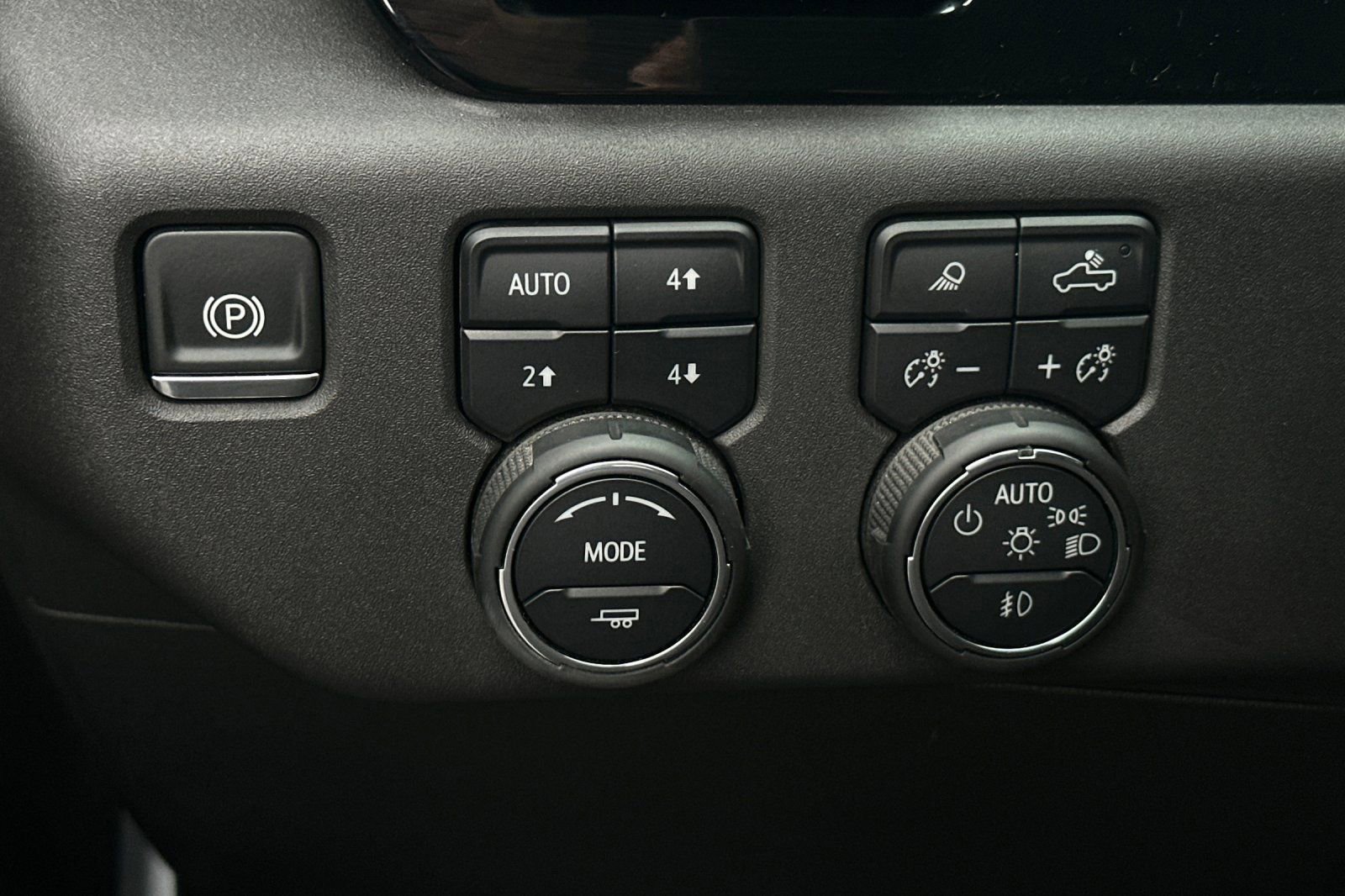 Used 2025 Chevrolet Silverado 1500 ZR2 w/ Technology Package image 36