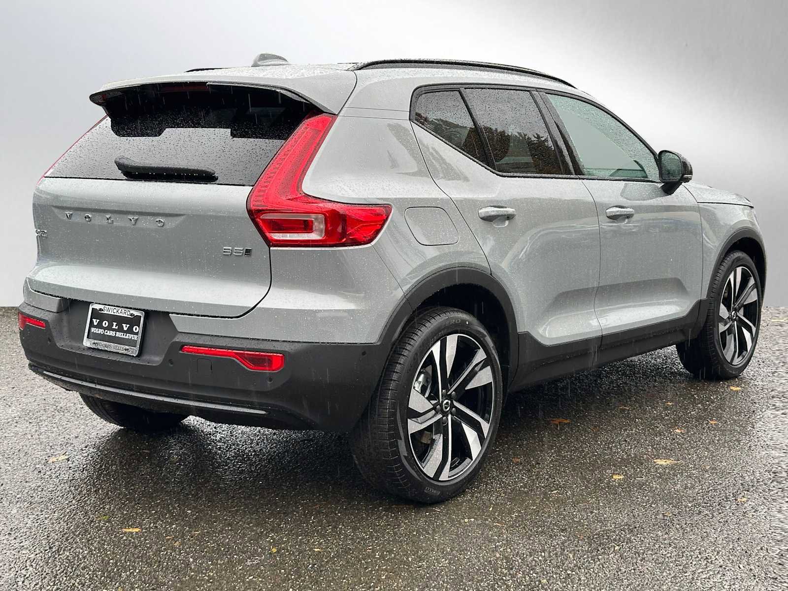 New 2026 Volvo XC40 B5 Ultra w/ Climate Package image 3