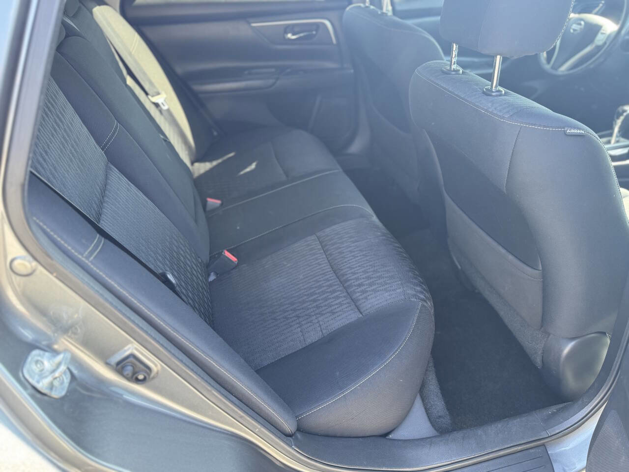 Used 2018 Nissan Altima 2.5 SV FWD image 12