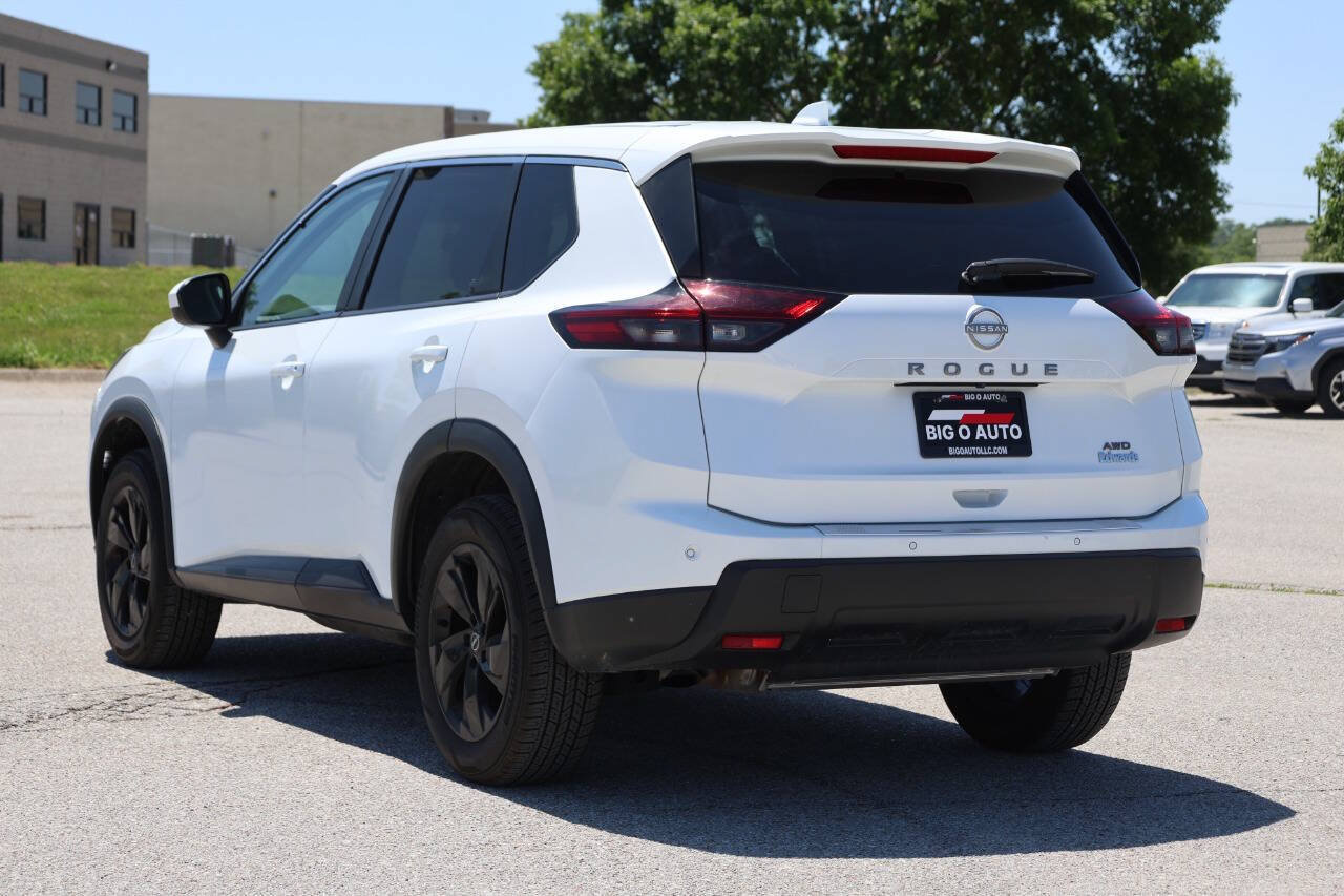Used 2025 Nissan Rogue SV AWD/4WD image 11