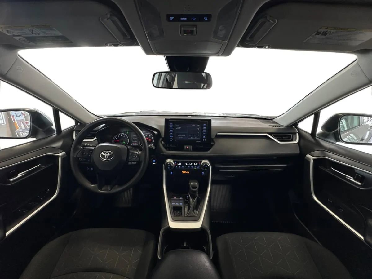 Used 2022 Toyota RAV4 XLE image 16