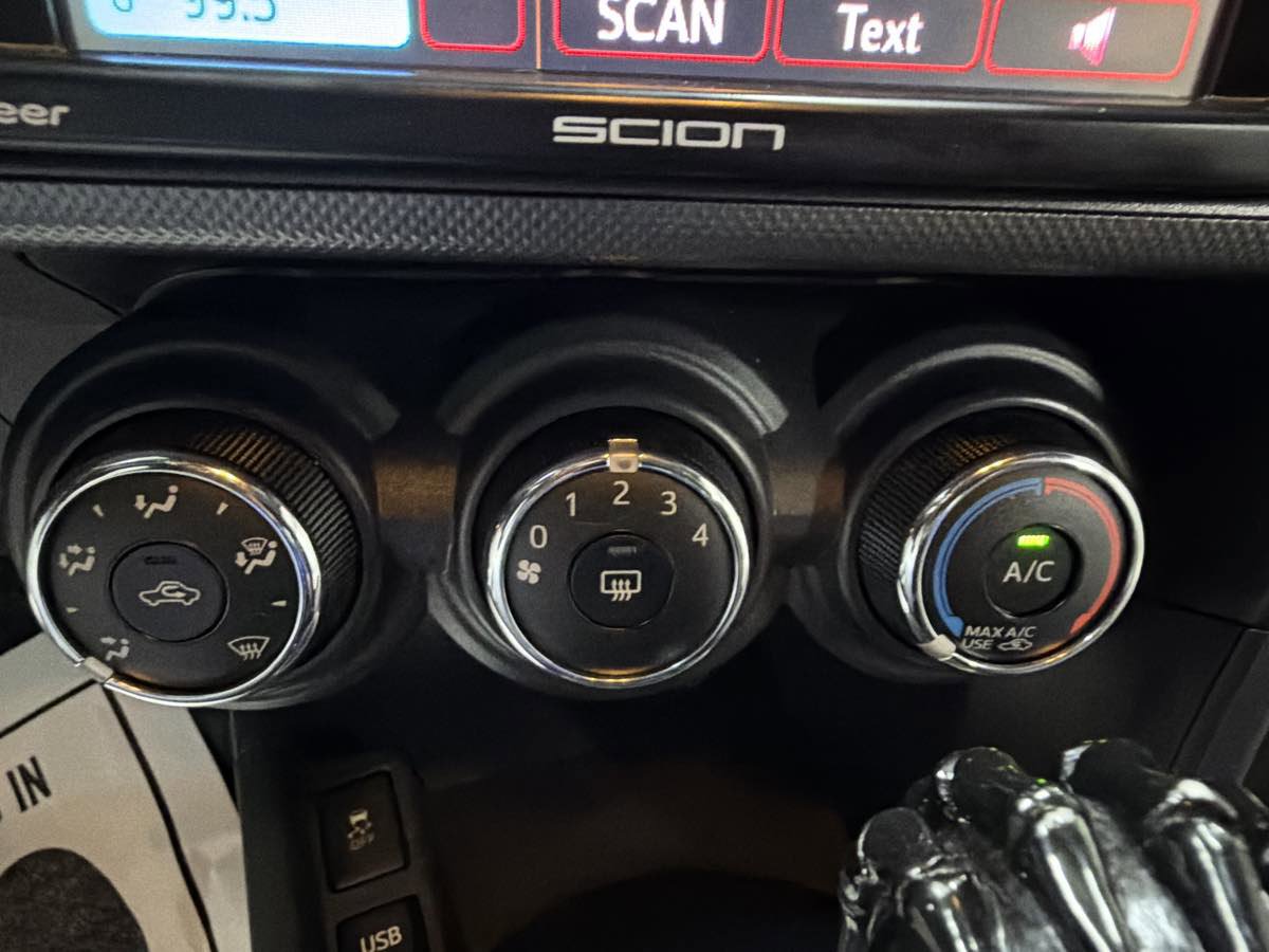 Used 2014 Scion tC image 19