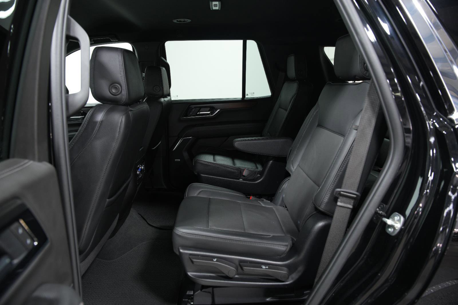 Used 2025 GMC Yukon Denali AWD/4WD image 24