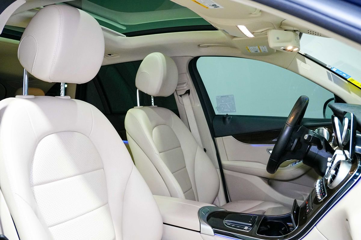 Used 2020 Mercedes-Benz GLC 300 4MATIC image 23