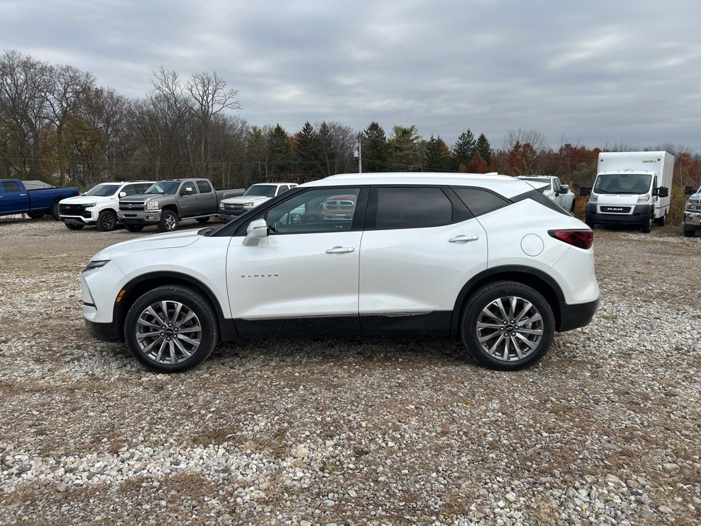 Used 2023 Chevrolet Blazer Premier image 2