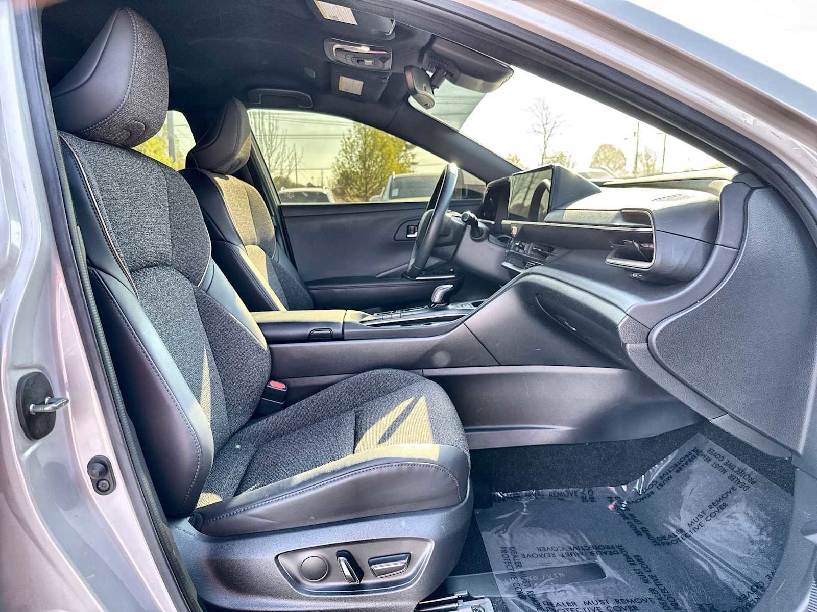 Used 2023 Toyota Crown XLE image 9