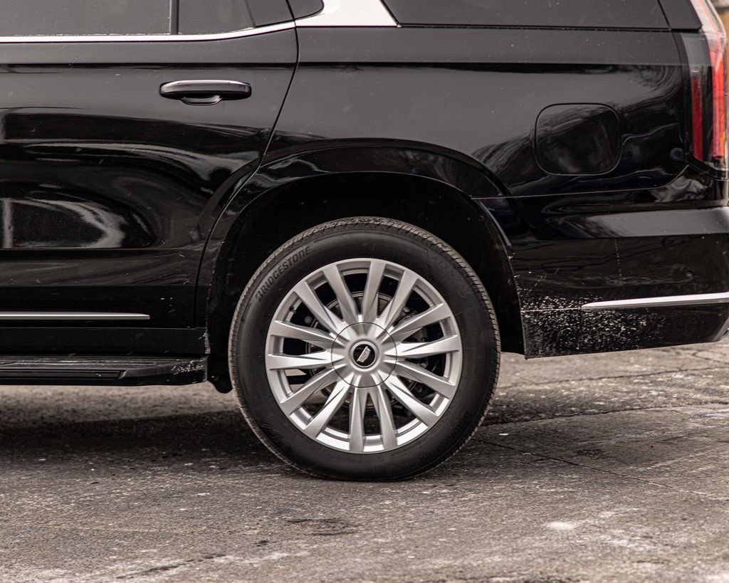 Used 2025 Cadillac Escalade Luxury image 8