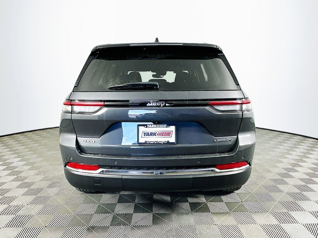 Certified 2022 Jeep Grand Cherokee Laredo w/ Luxury Tech Group I image 10