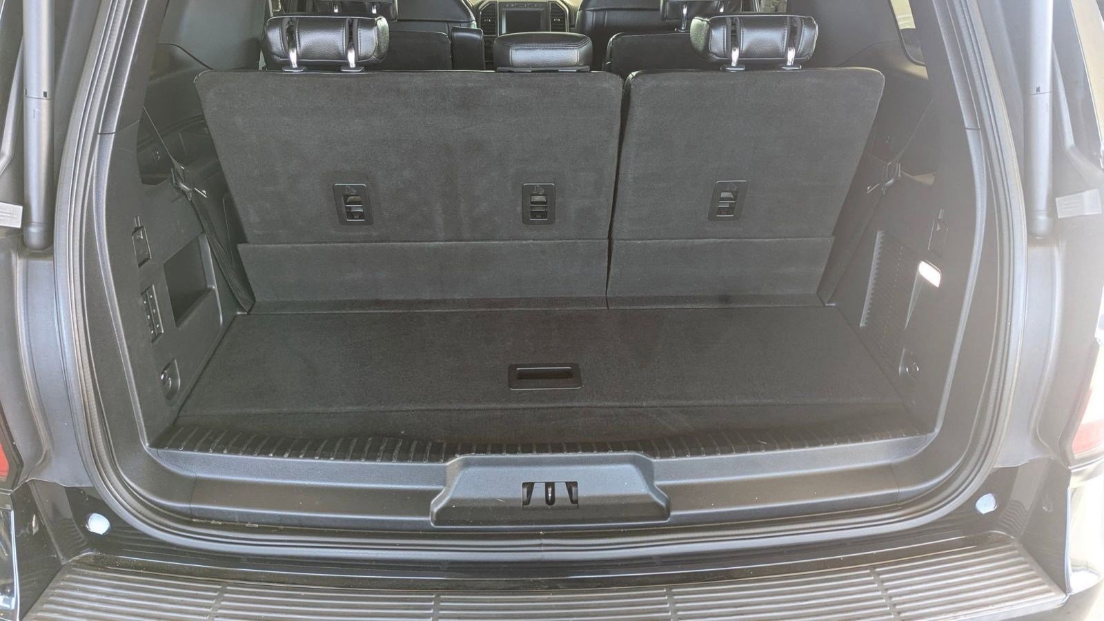 Used 2019 Ford Expedition Limited w/ Equipment Group 301A image 23