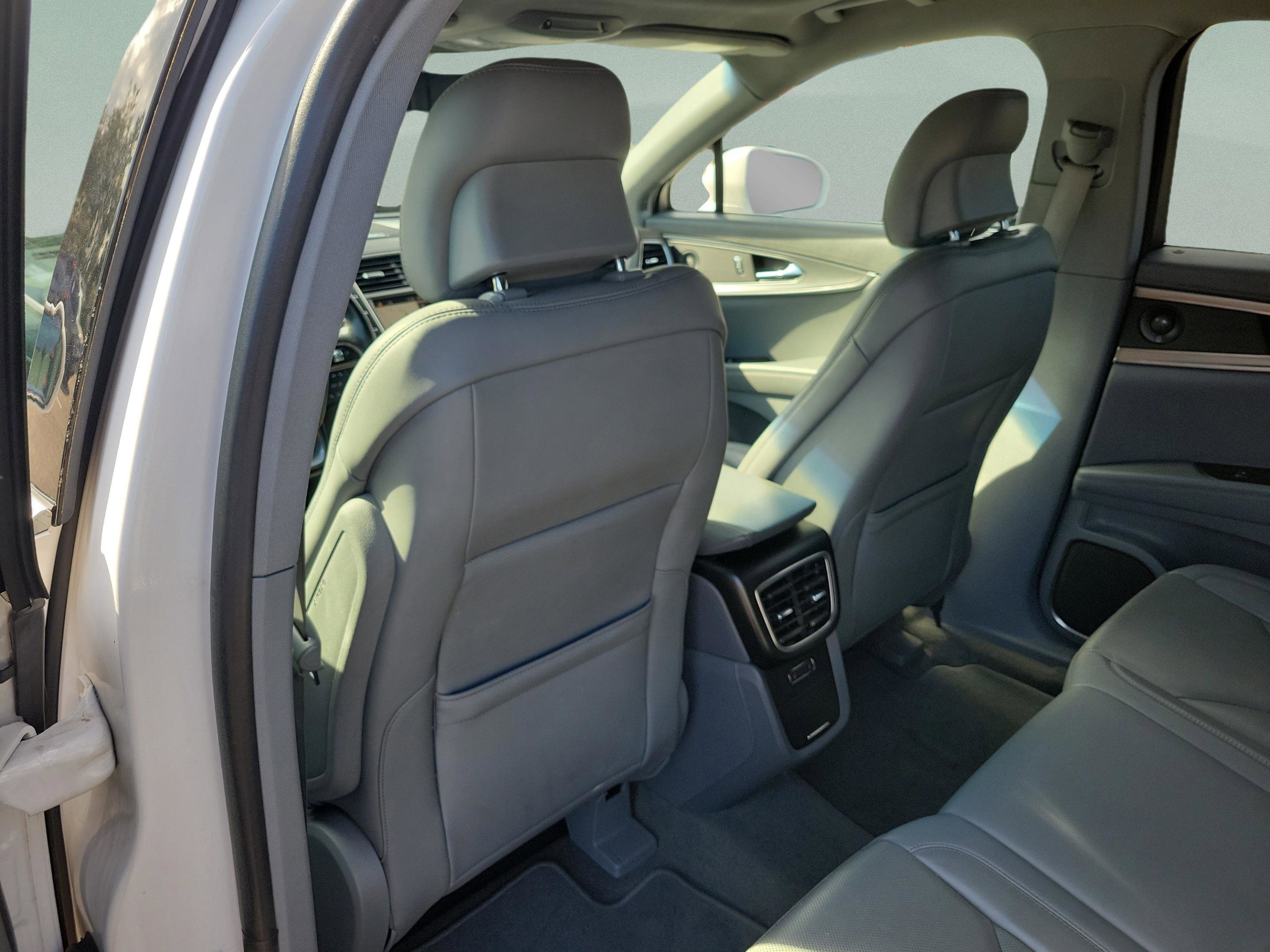 Used 2019 Lincoln Nautilus Reserve w/ Driver Assistance Package image 9