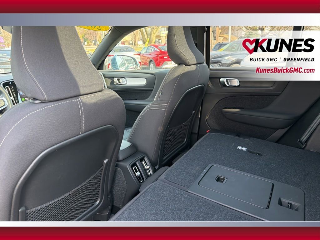 Used 2024 Volvo XC40 B5 Core AWD/4WD image 34