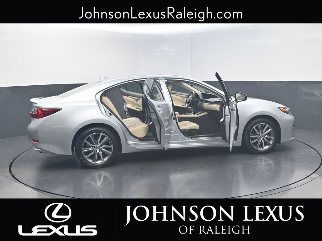 Used 2016 Lexus ES 300h image 23