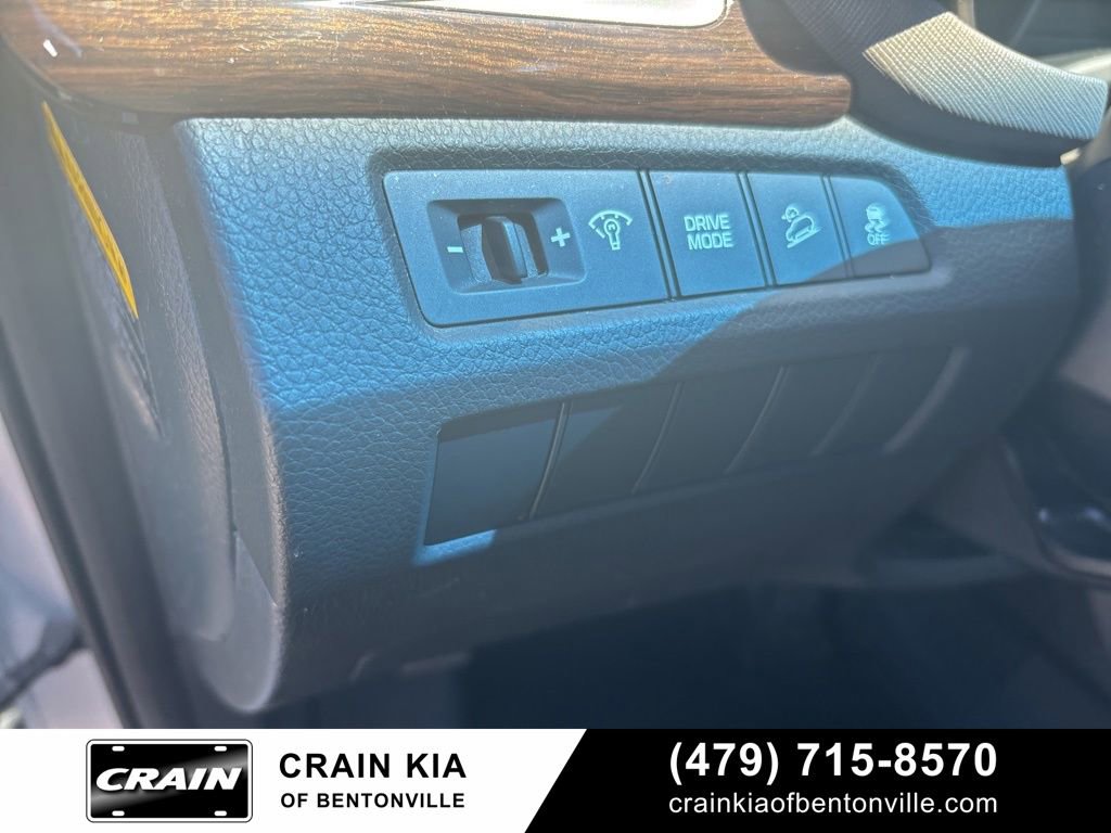 Used 2018 Hyundai Santa Fe SE w/ Cargo Package FWD image 16