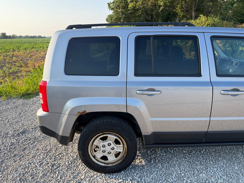 Used 2016 Jeep Patriot Sport w/ Power Value Group AWD/4WD image 23
