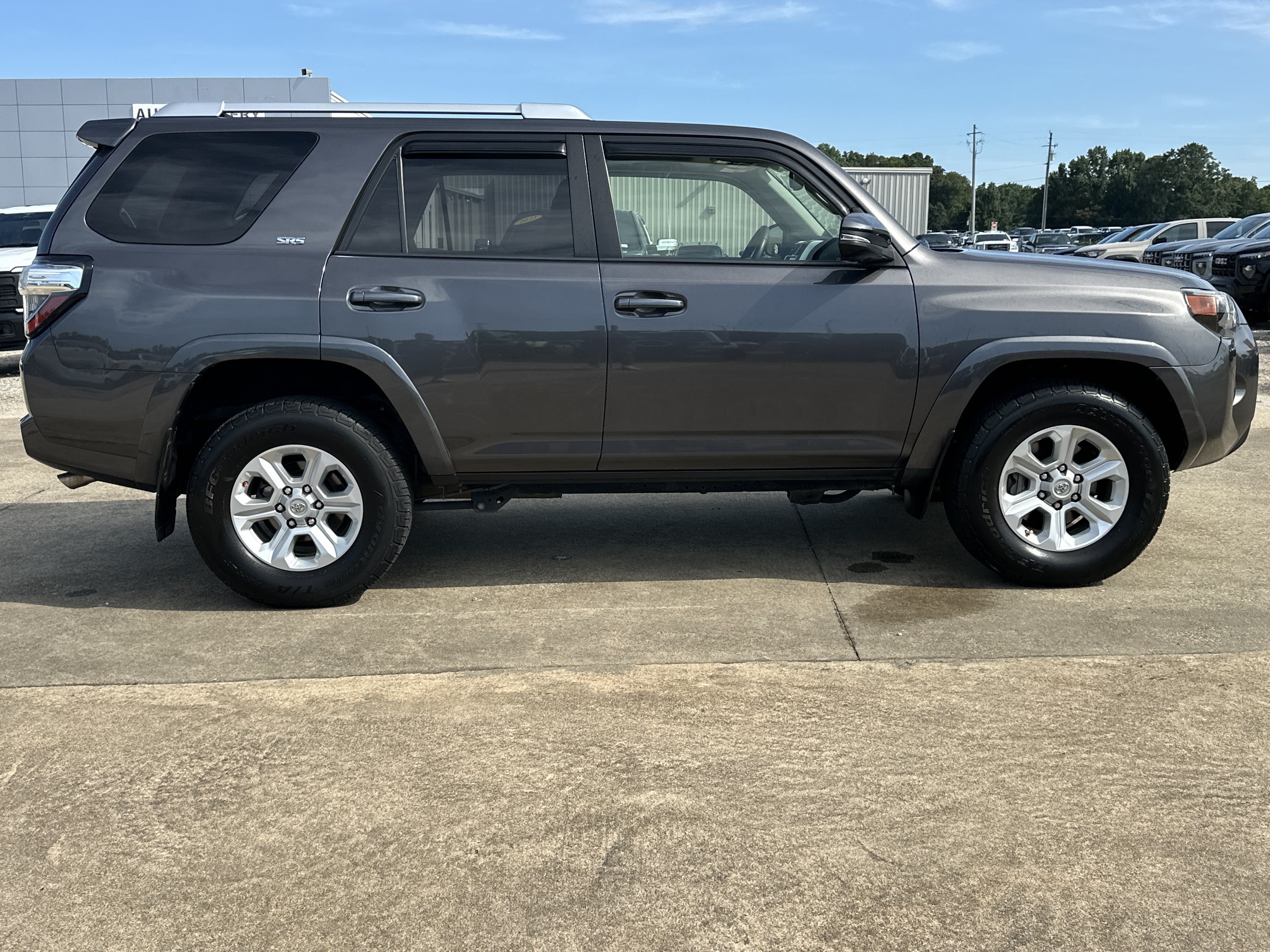 Used 2017 Toyota 4Runner SR5 Premium RWD image 4