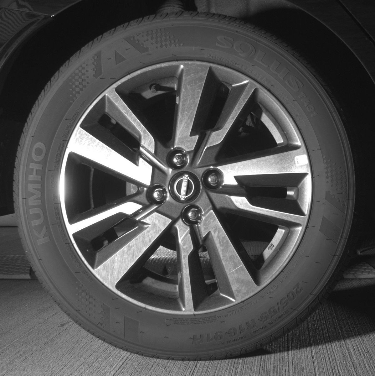 Used 2025 Nissan Versa SV image 15