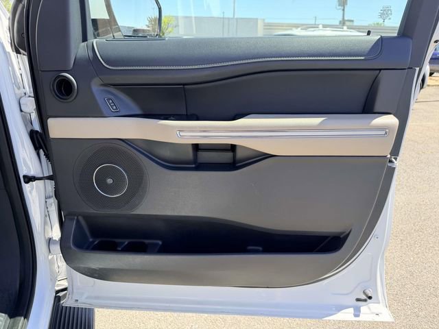 Used 2024 Ford Expedition Limited image 8