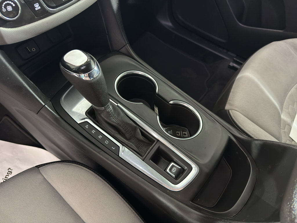 Used 2018 Chevrolet Equinox LS image 19