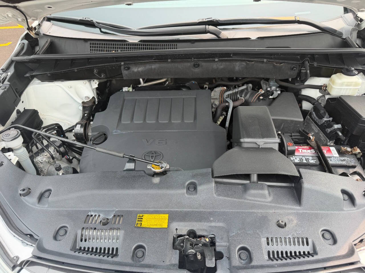 Used 2015 Toyota Highlander XLE AWD/4WD image 9