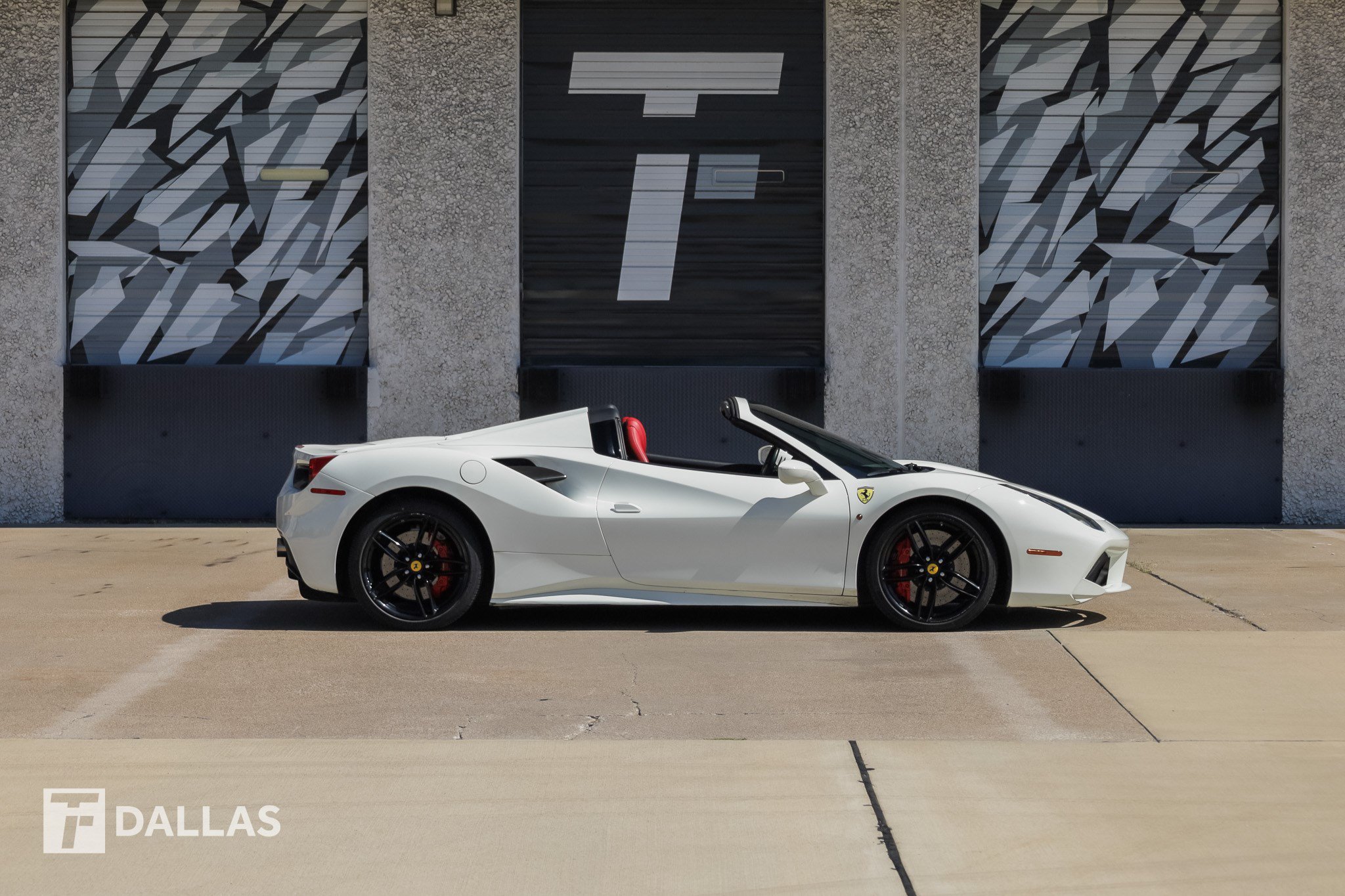 Used 2019 Ferrari 488 Spider RWD image 2