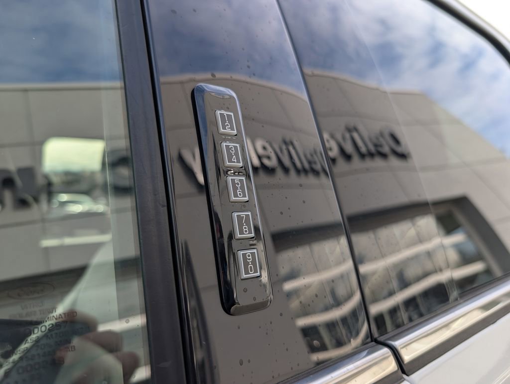 Used 2023 Ford F350 Lariat w/ Chrome Package image 48