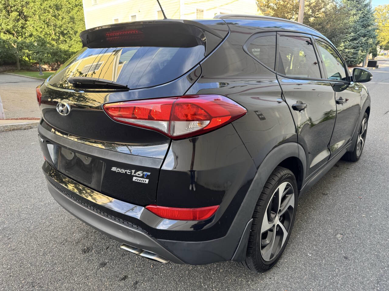 Used 2016 Hyundai Tucson Sport image 9