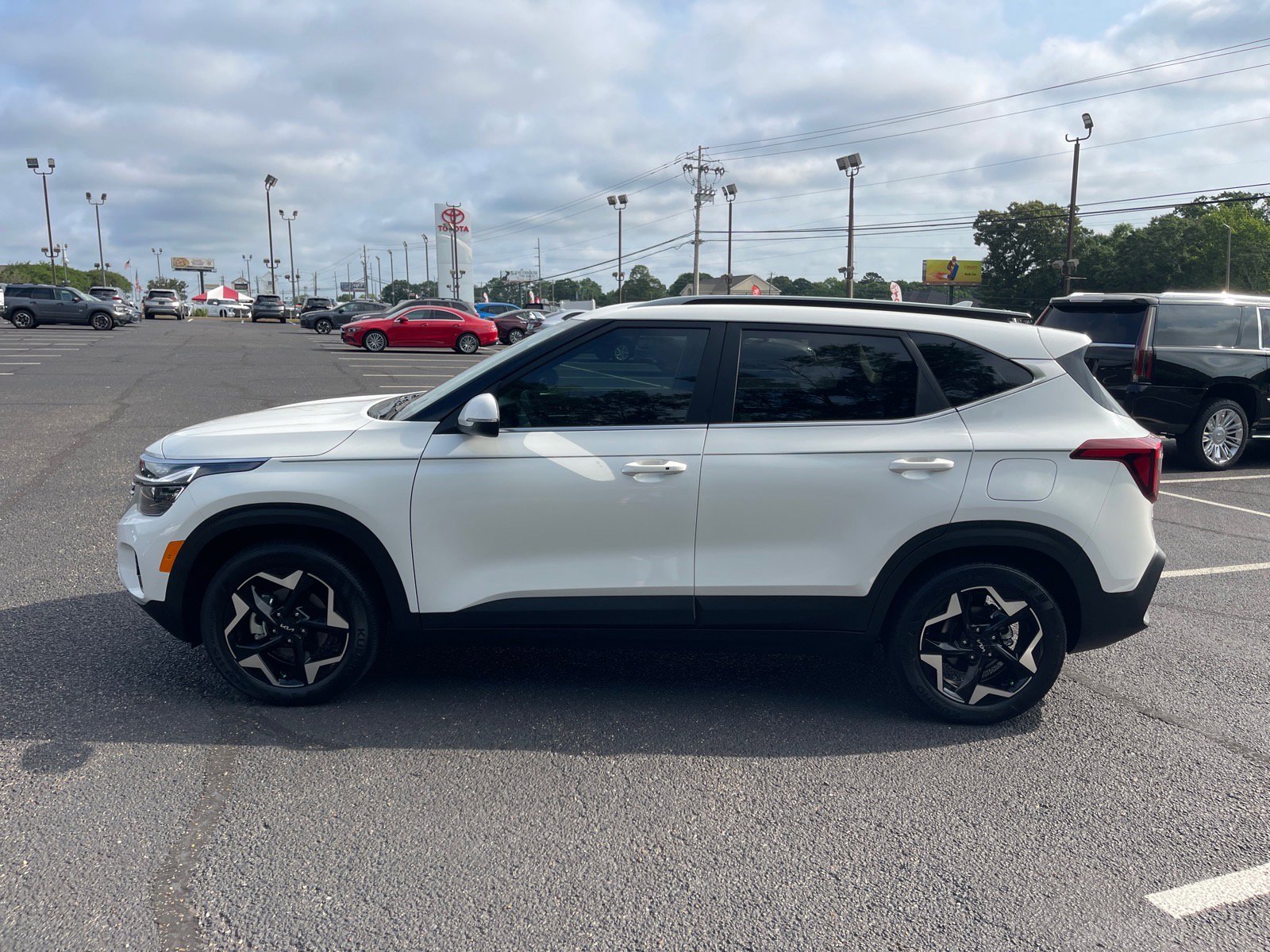 Used 2026 Kia Seltos EX FWD image 13