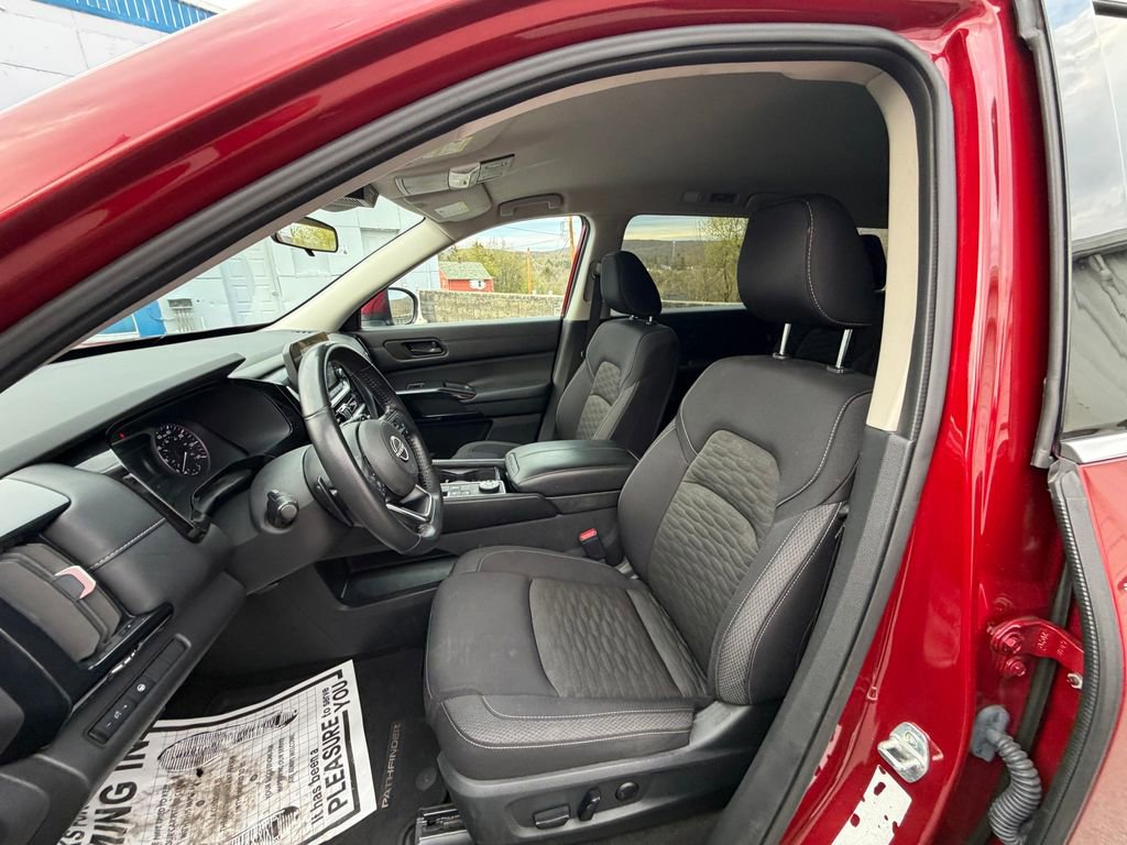 Used 2024 Nissan Pathfinder SV AWD/4WD image 9