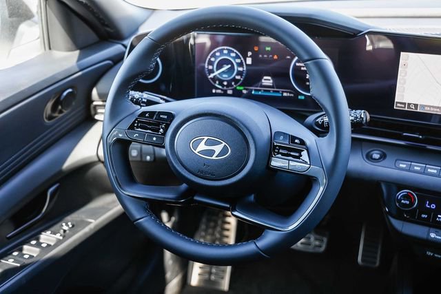 New 2025 Hyundai Elantra SEL image 16