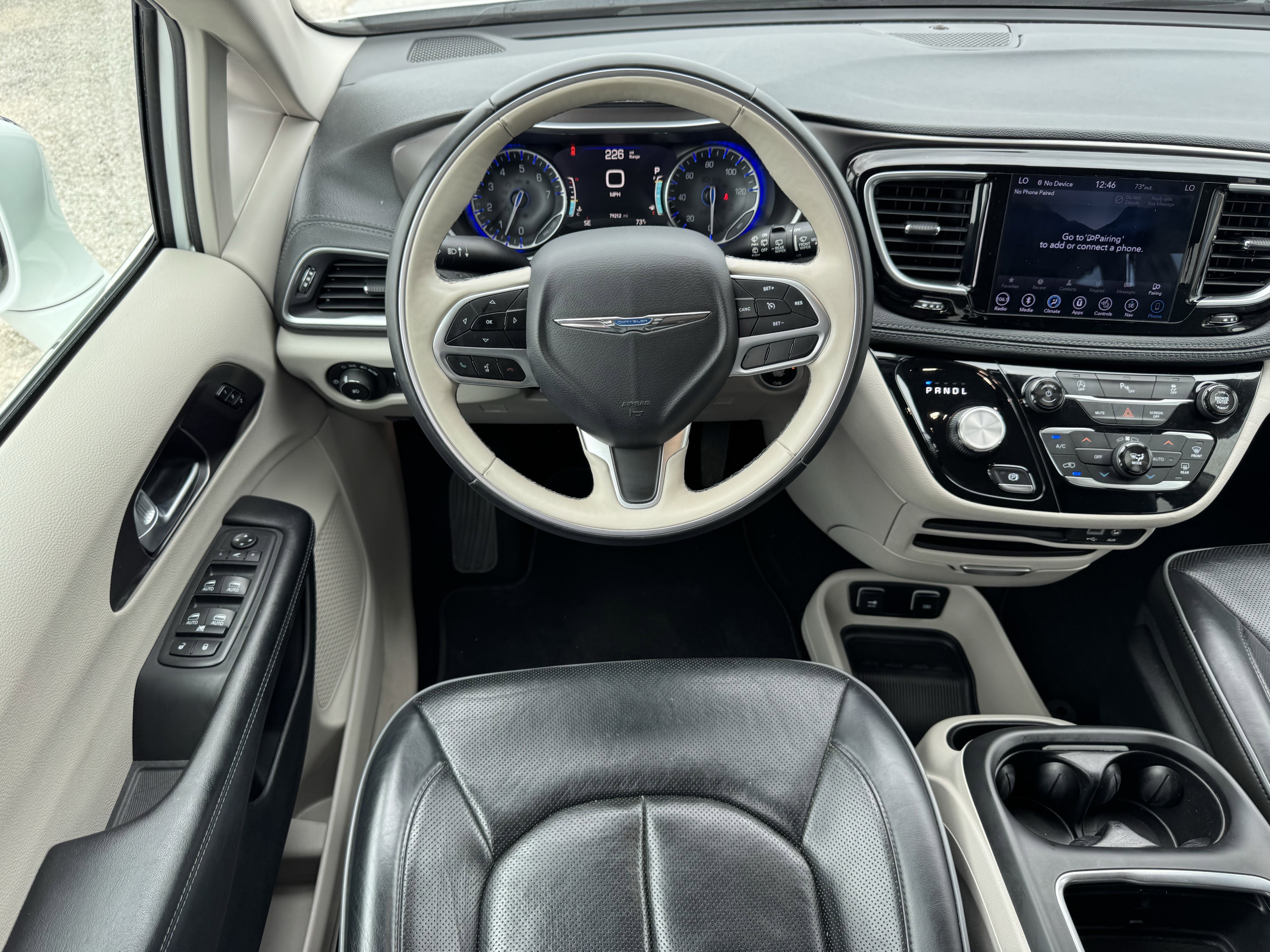 Used 2018 Chrysler Pacifica Limited FWD image 14