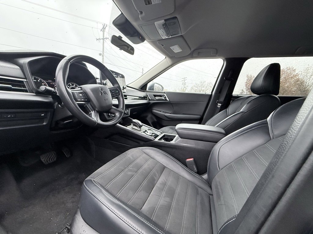 Used 2024 Mitsubishi Outlander SE image 10