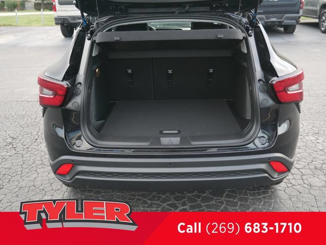 New 2026 Chevrolet Trax LT w/ Driver Confidence Package FWD image 17