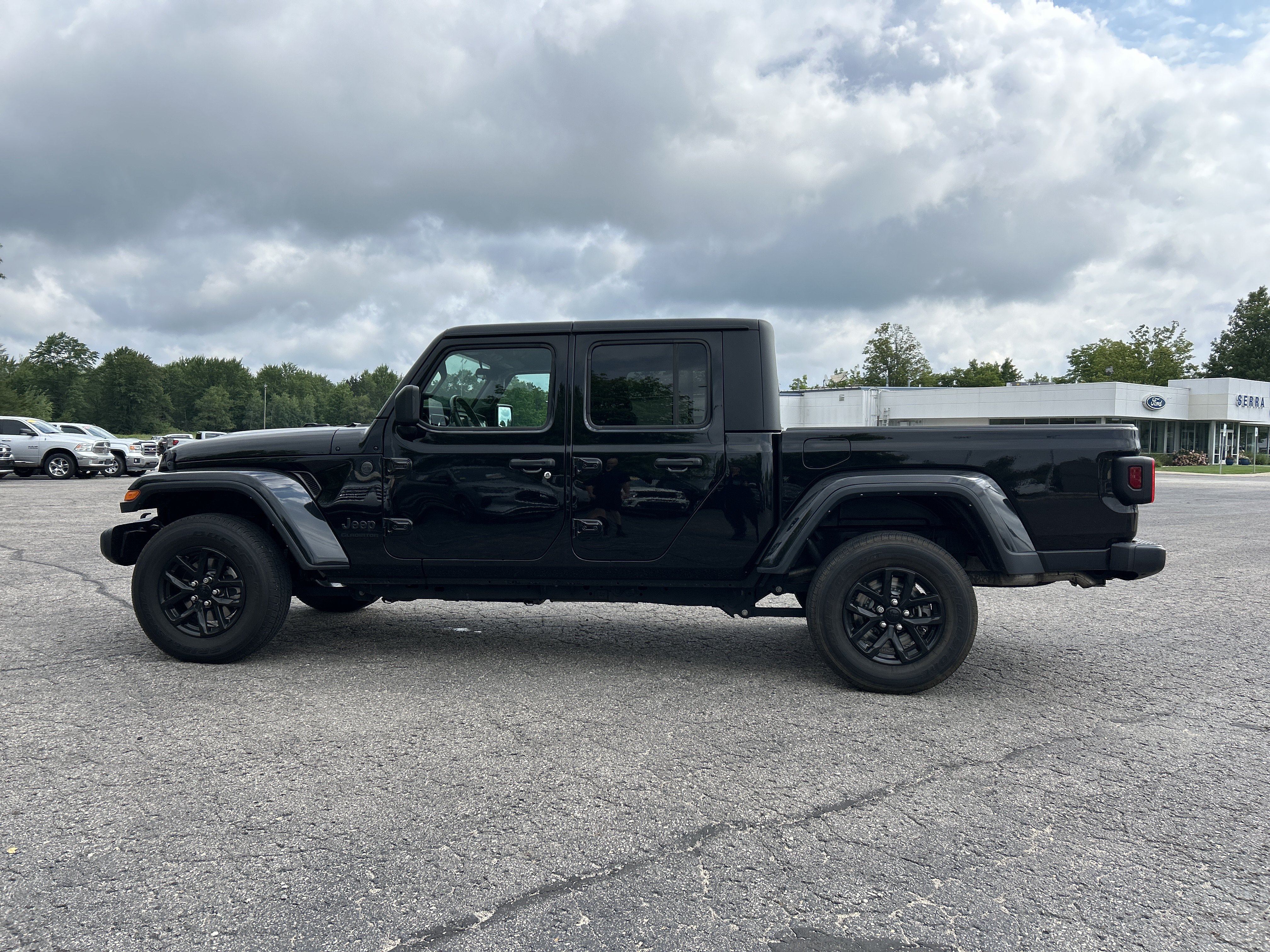 Used 2022 Jeep Gladiator Sport AWD/4WD image 7