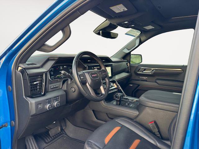 Used 2023 GMC Sierra 1500 AT4 w/ Technology Package AWD/4WD image 9