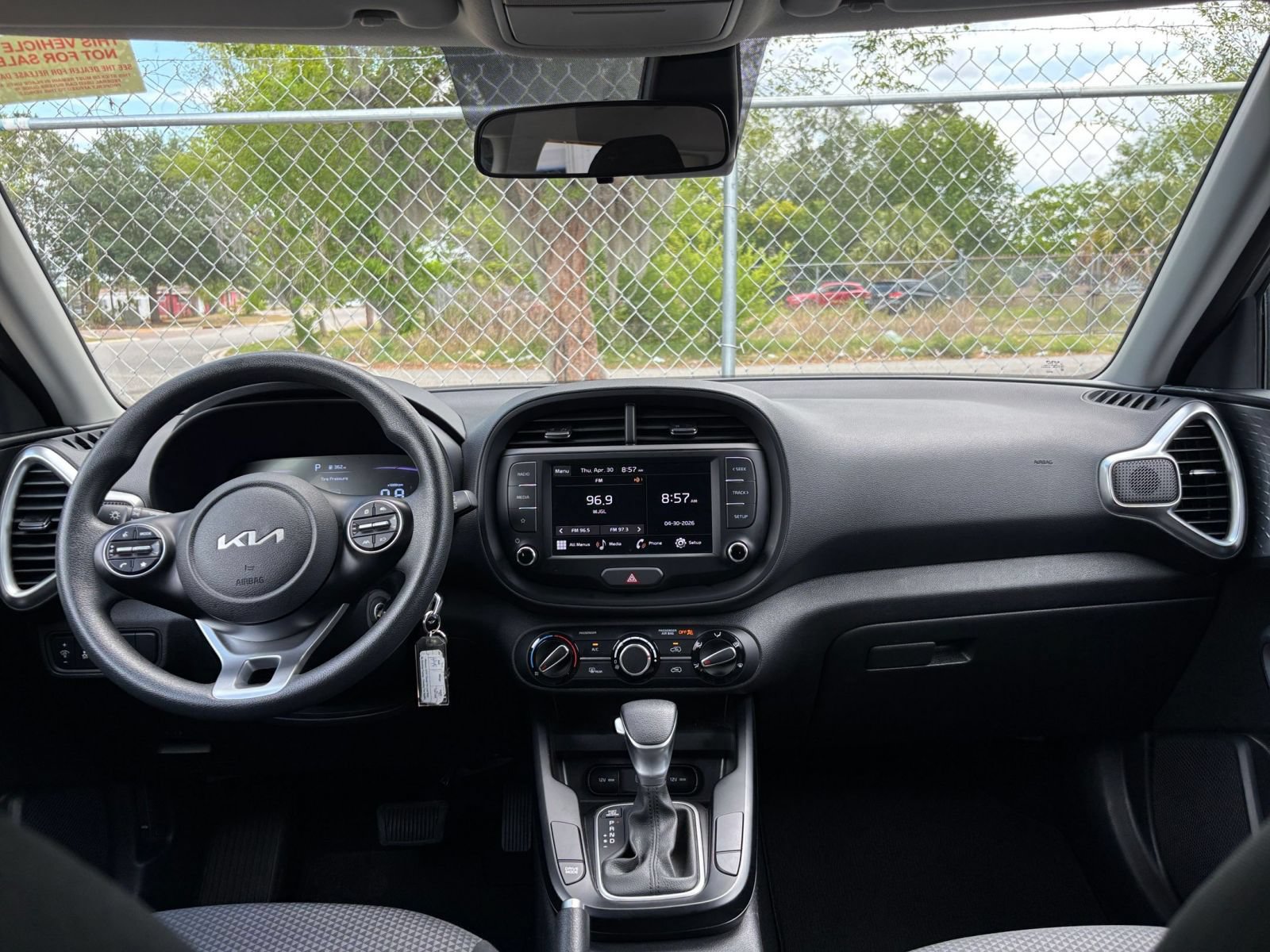 Used 2025 Kia Soul LX w/ LX Technology Package FWD image 31
