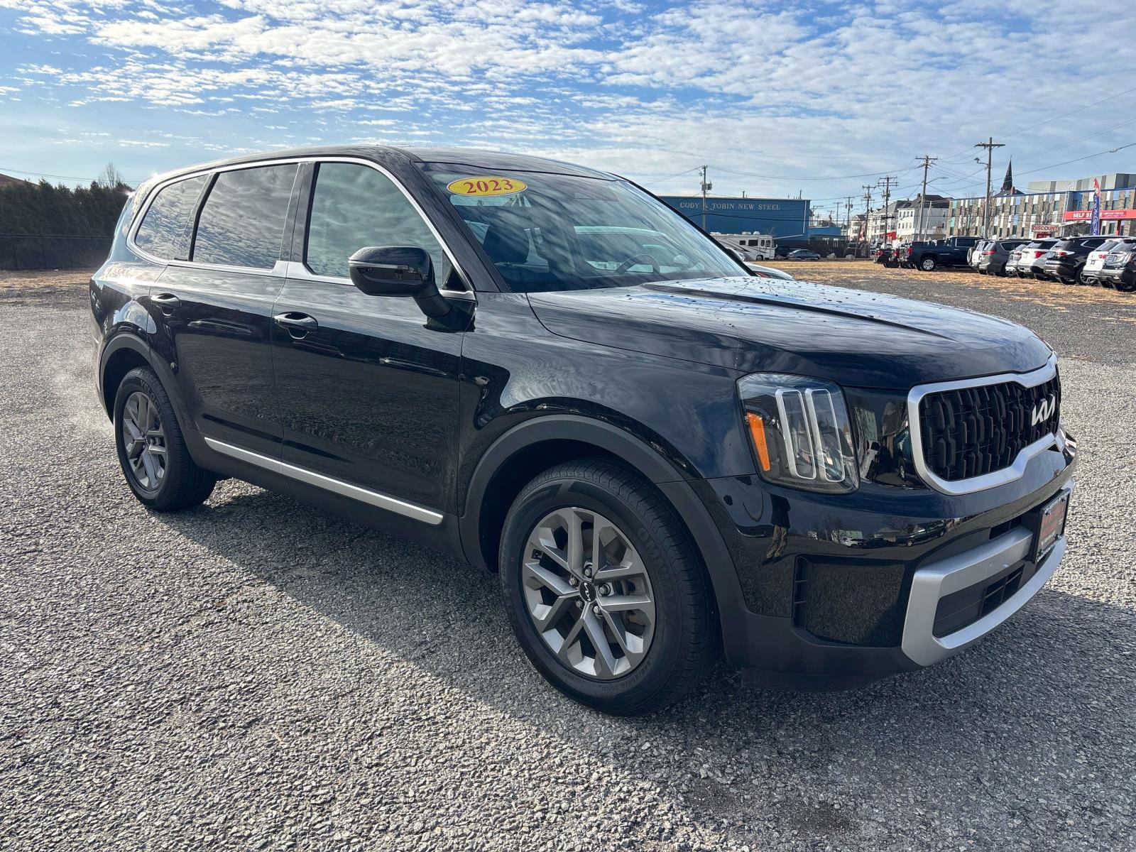 Used 2023 Kia Telluride LX image 3
