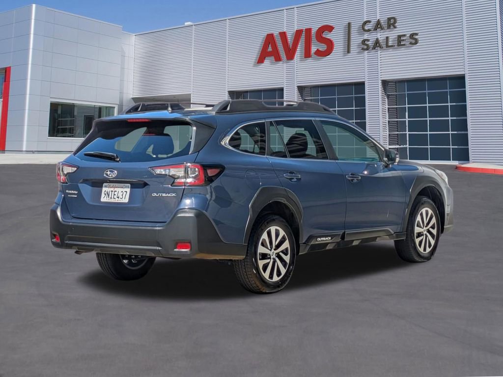 Used 2025 Subaru Outback Premium image 5