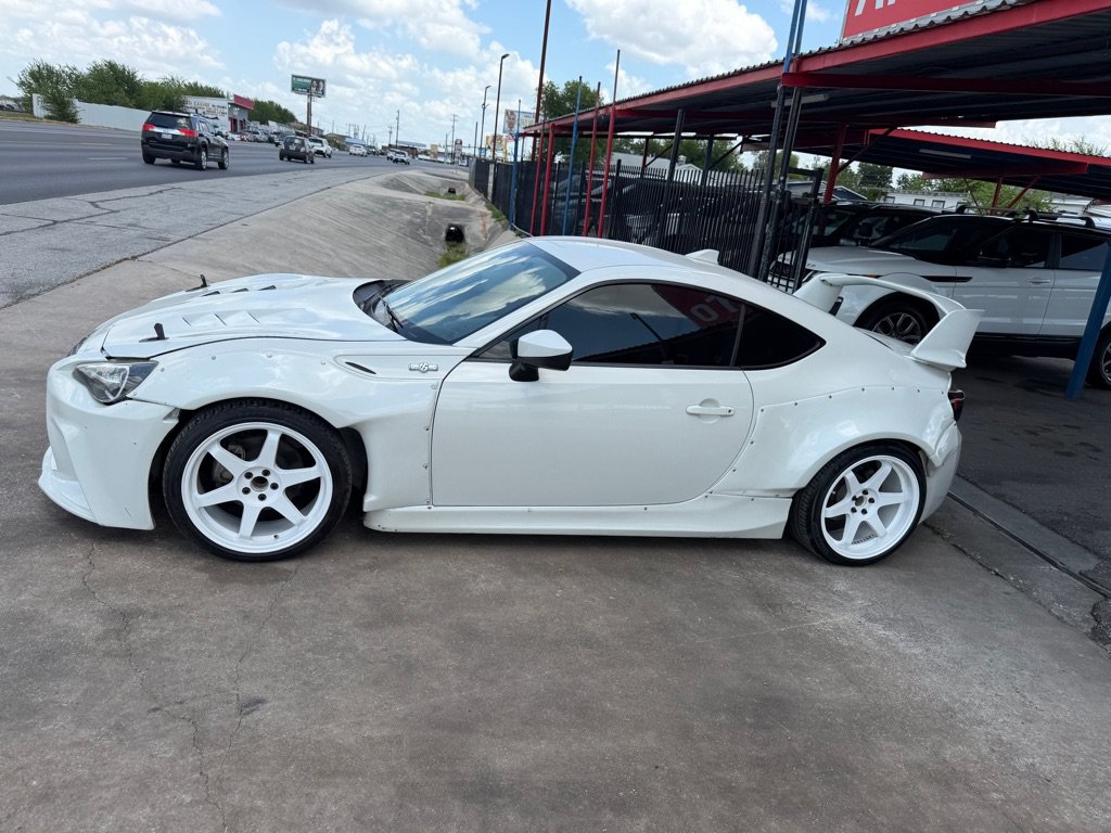Used 2016 Scion FR-S RWD image 40