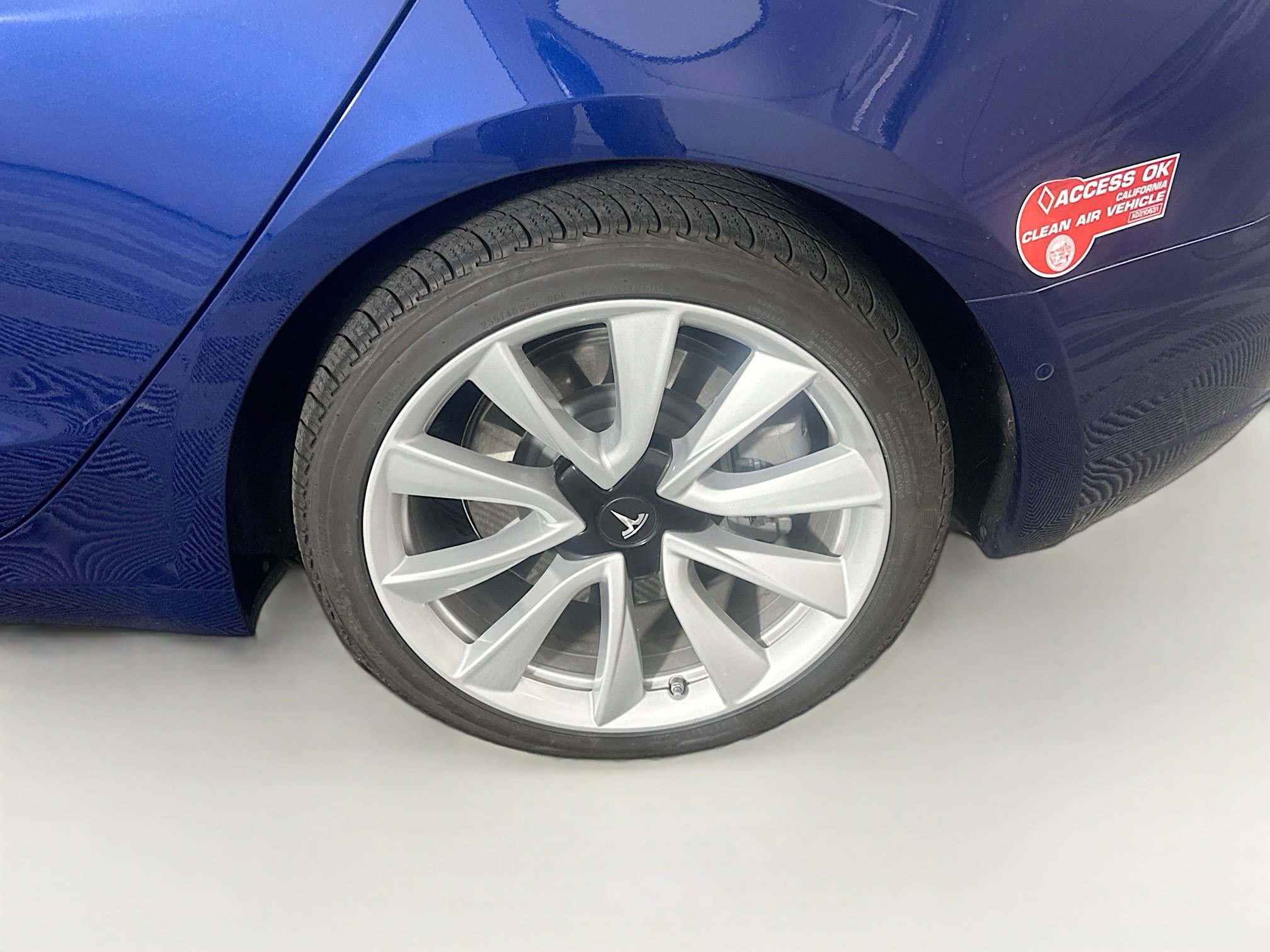 Used 2018 Tesla Model 3 Long Range image 11