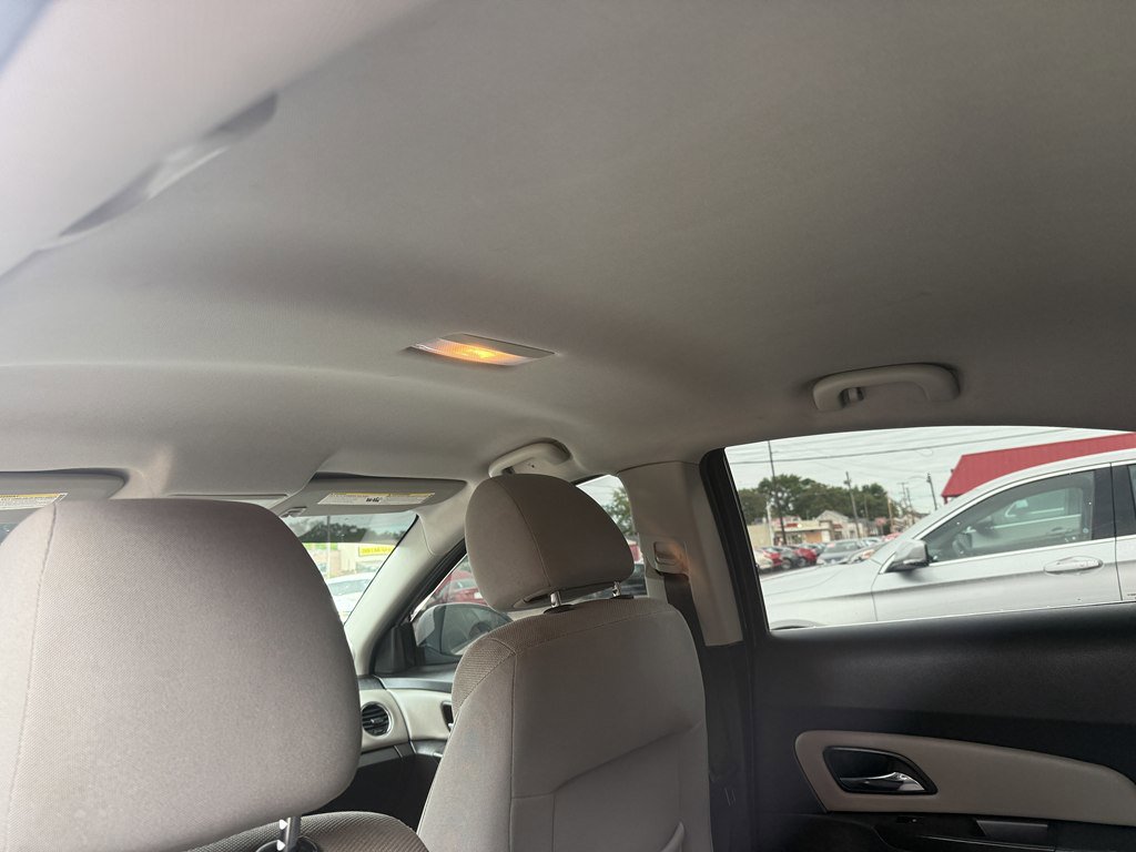 Used 2015 Chevrolet Cruze LT FWD image 15