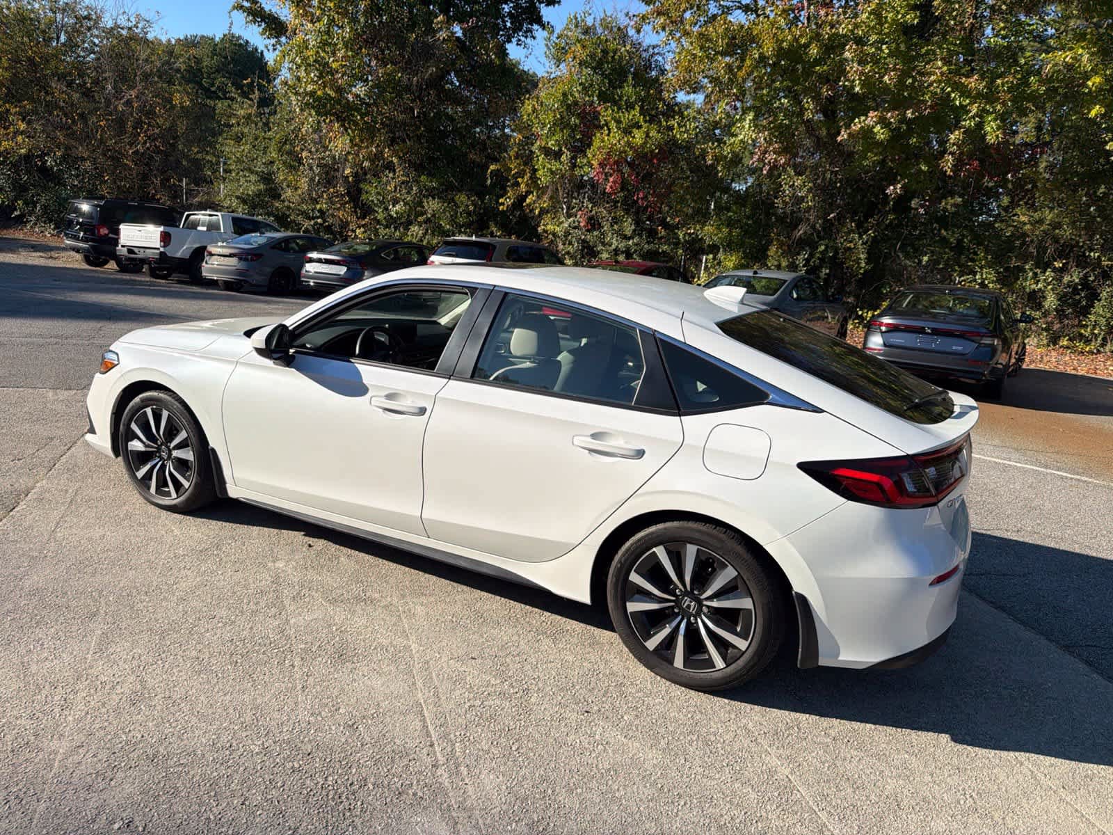 Used 2024 Honda Civic EX-L image 7