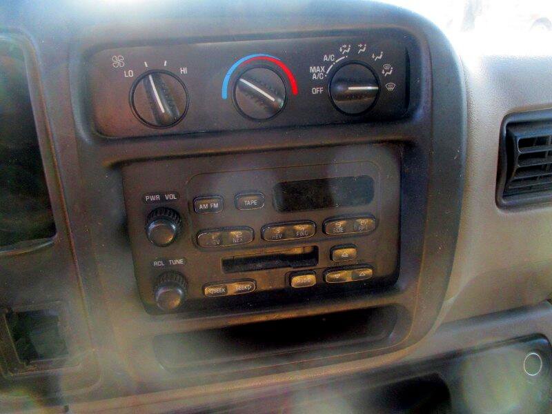 Used 2001 Chevrolet Express 3500 w/ Preferred Equipment Group 2 image 10