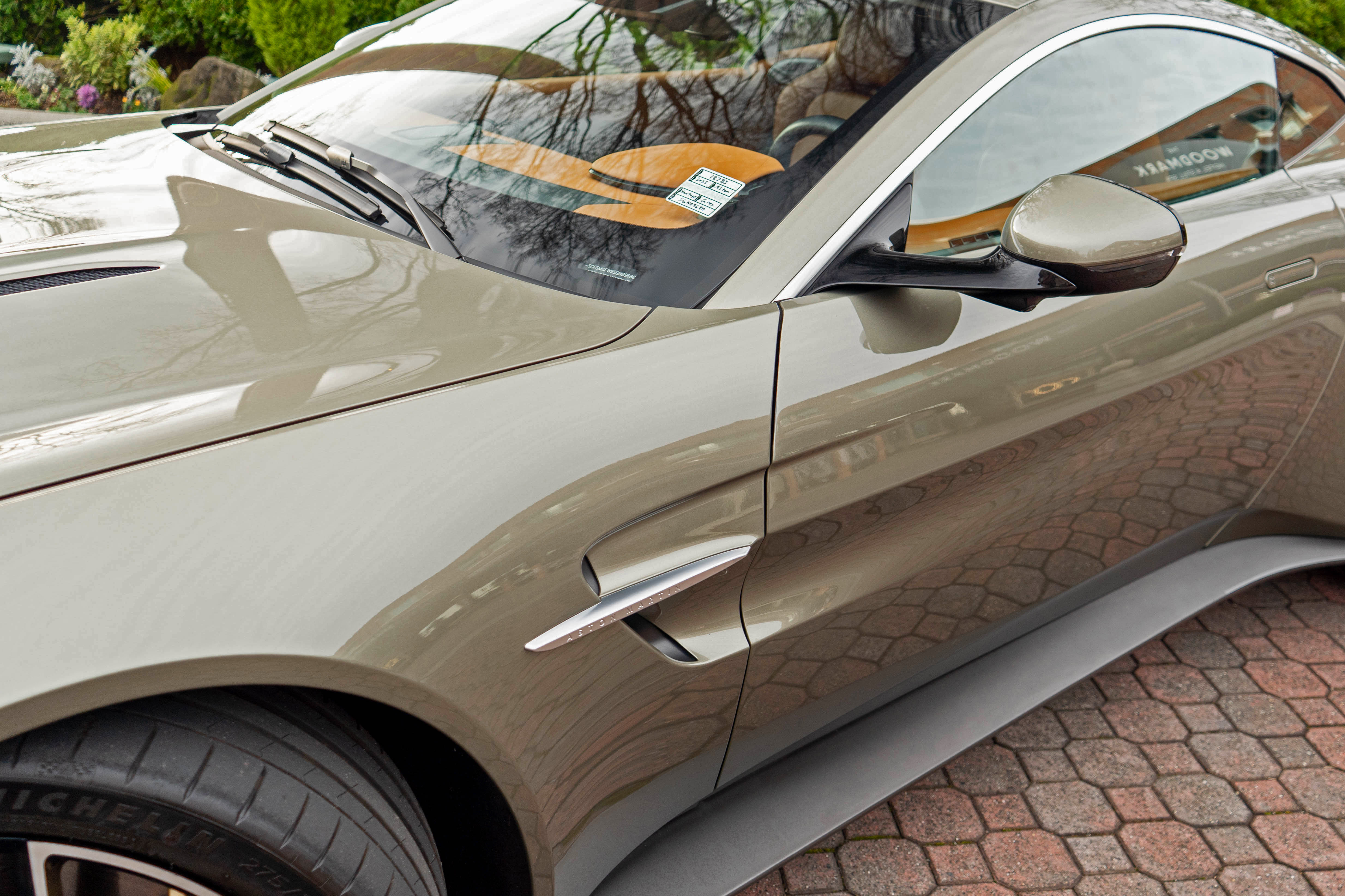 Used 2025 Aston Martin V8 Vantage Coupe image 34