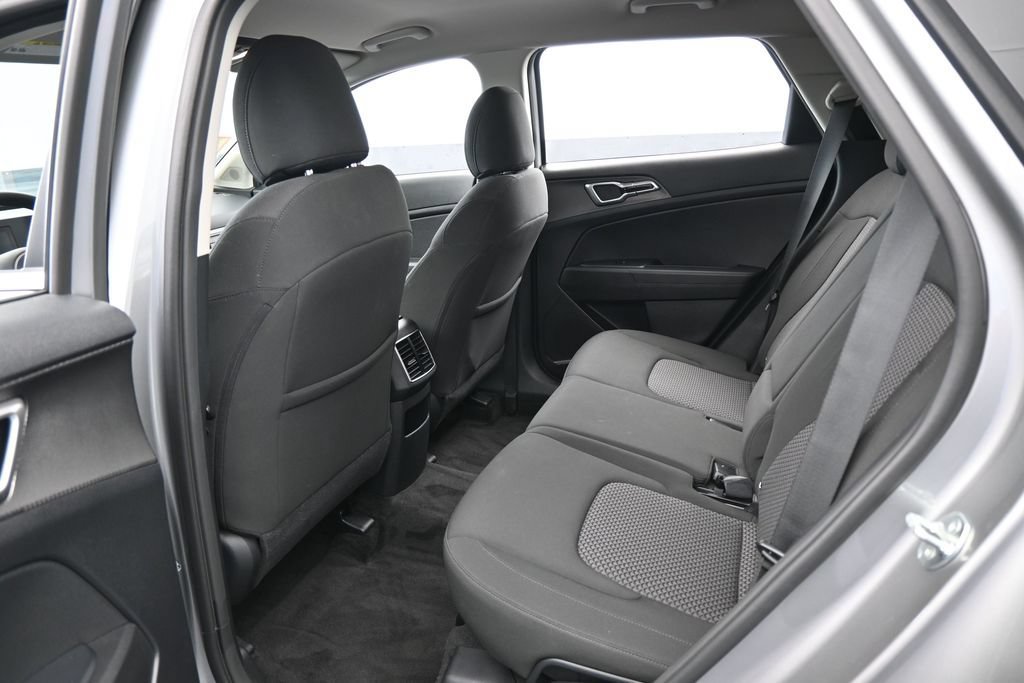 Used 2025 Kia Sportage LX FWD image 32