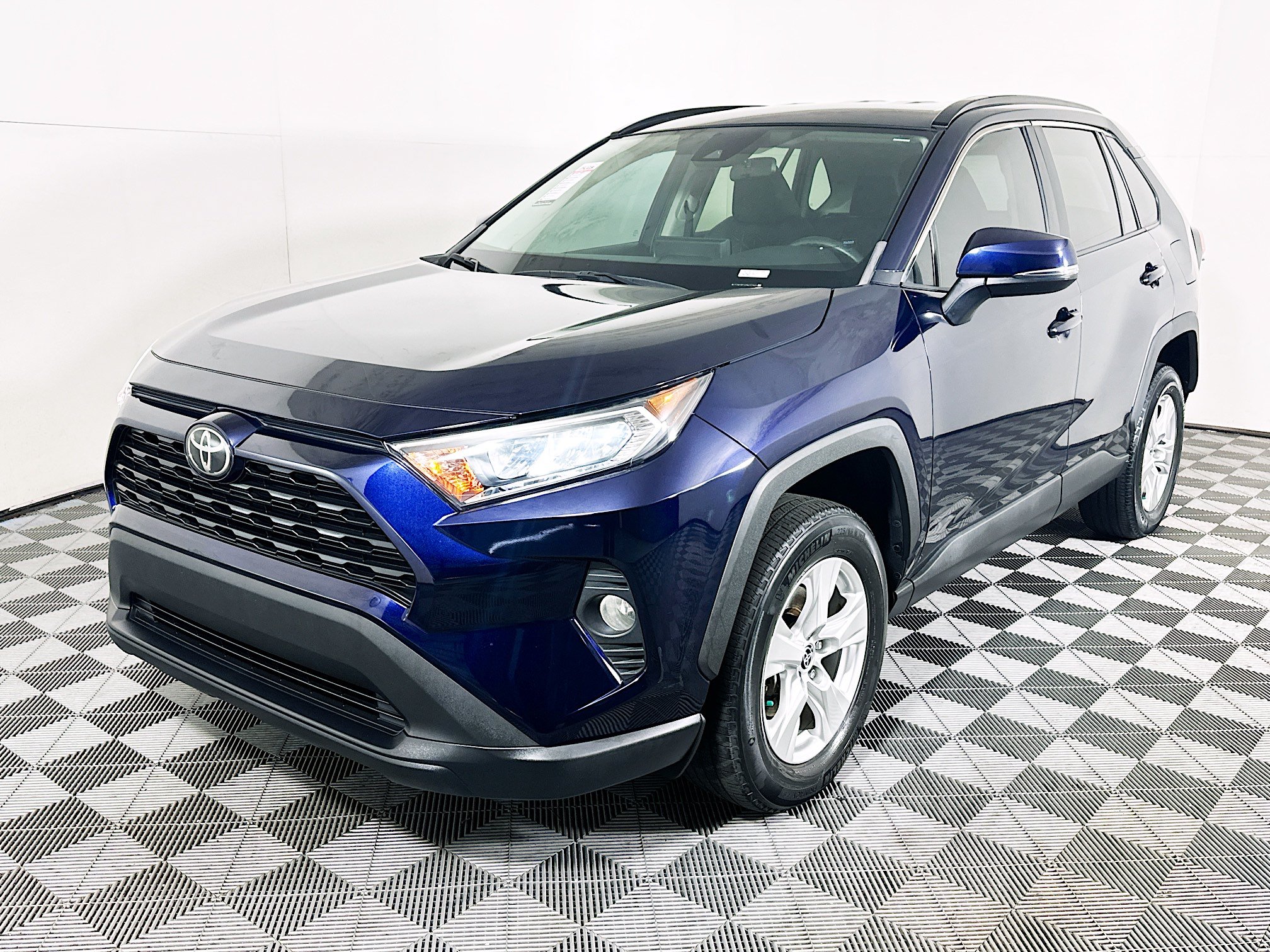 Used 2021 Toyota RAV4 XLE FWD image 7
