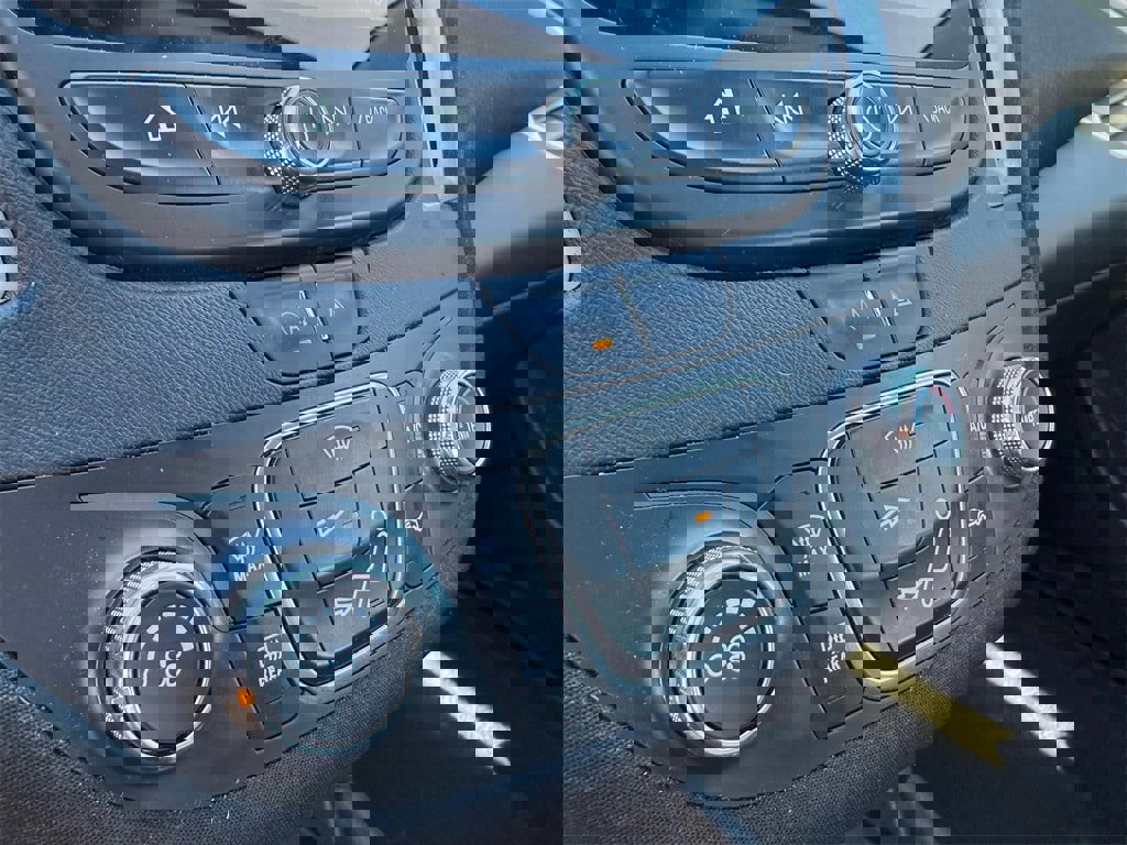 Used 2023 Chevrolet Malibu RS image 16