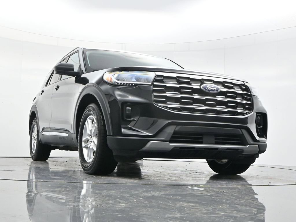 Used 2025 Ford Explorer Active w/ Active Comfort Package RWD image 52