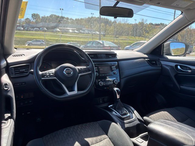 Used 2017 Nissan Rogue SV AWD/4WD image 12