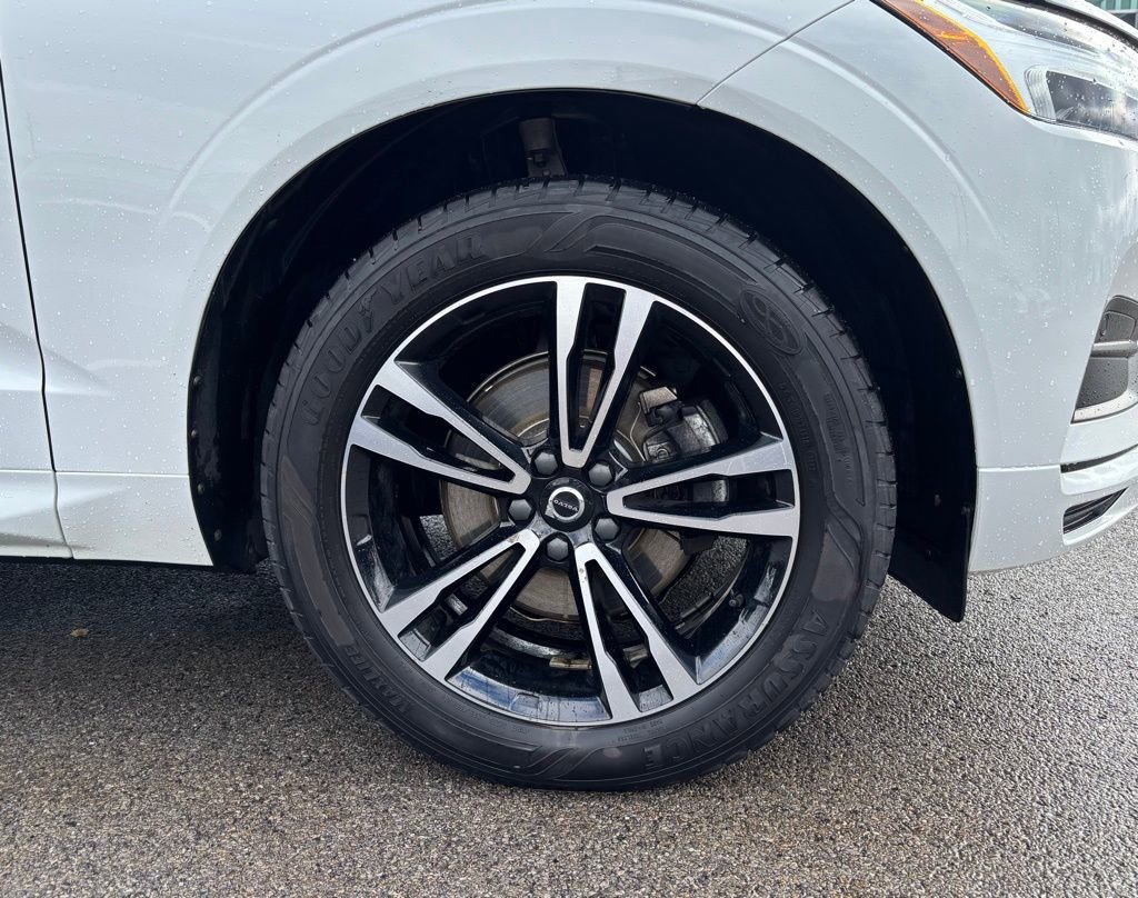 Used 2020 Volvo XC60 T5 Momentum image 33